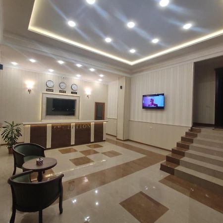 Khrchit Hotel Martuni Bagian luar foto