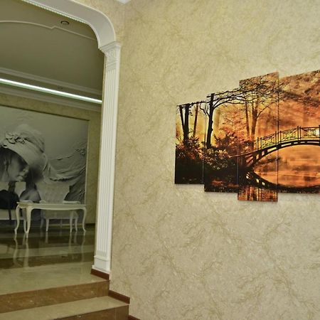 Khrchit Hotel Martuni Bagian luar foto