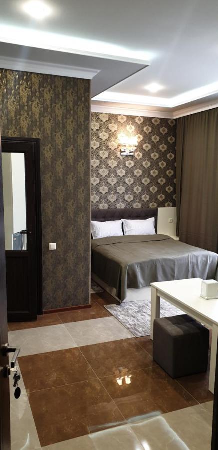 Khrchit Hotel Martuni Bagian luar foto