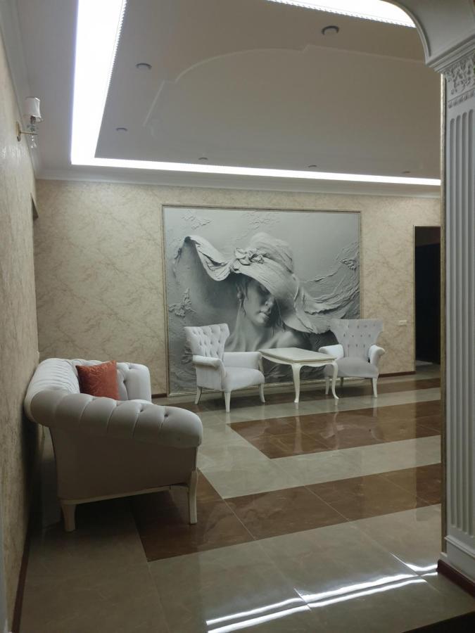 Khrchit Hotel Martuni Bagian luar foto