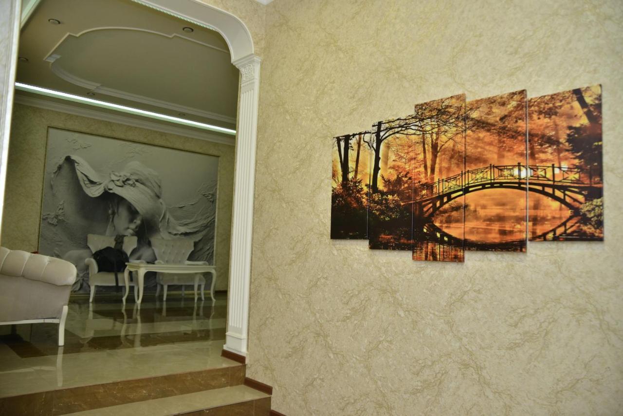 Khrchit Hotel Martuni Bagian luar foto