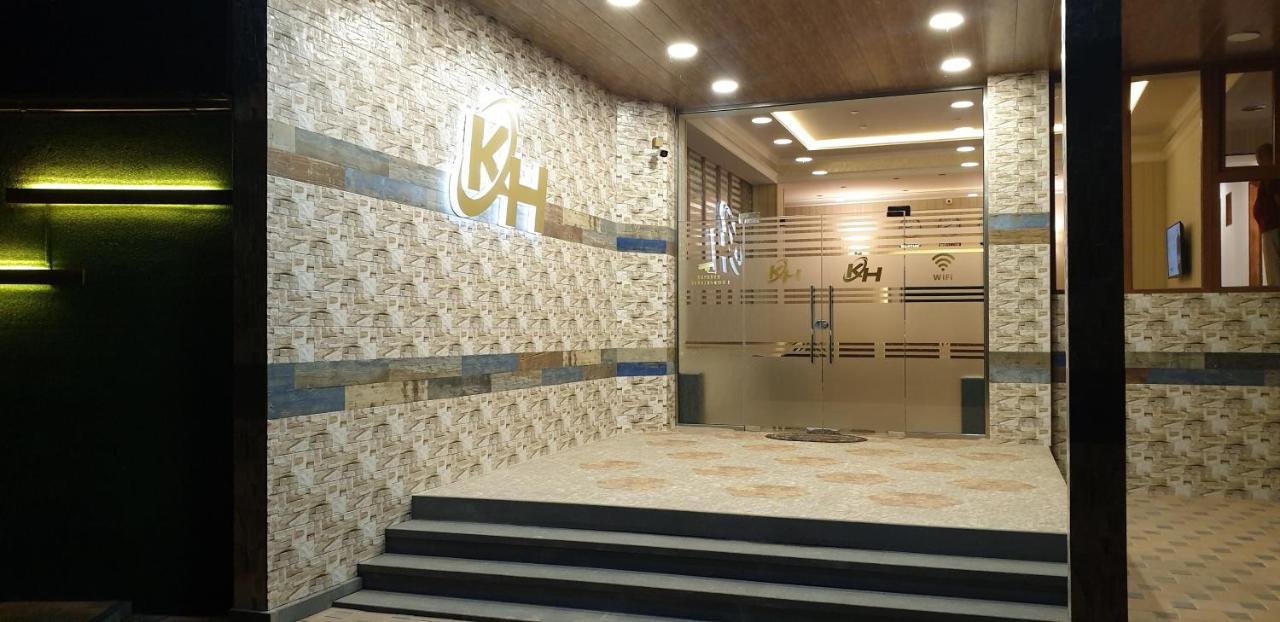 Khrchit Hotel Martuni Bagian luar foto