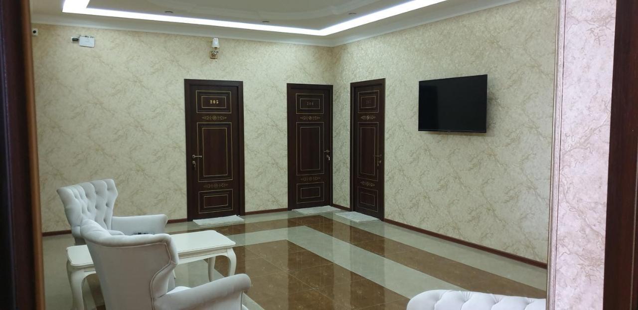 Khrchit Hotel Martuni Bagian luar foto